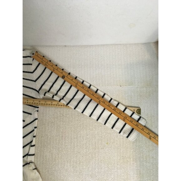 Maurices Sweater Women Size L White with Black Stripe V neck Ruffle Hemline - Picture 9 of 13